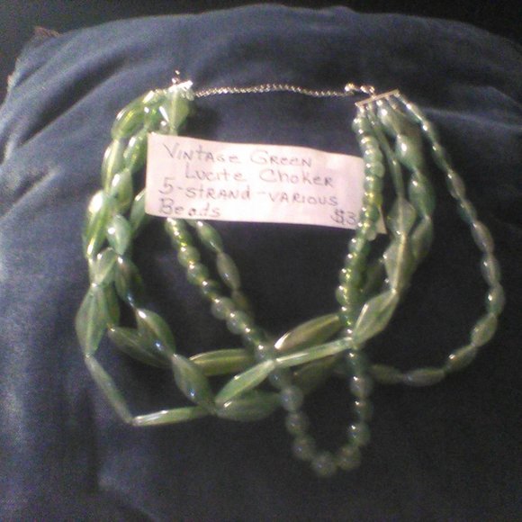 Vintage Green Lucite(?) 5 differing strand necklace - Picture 1 of 4